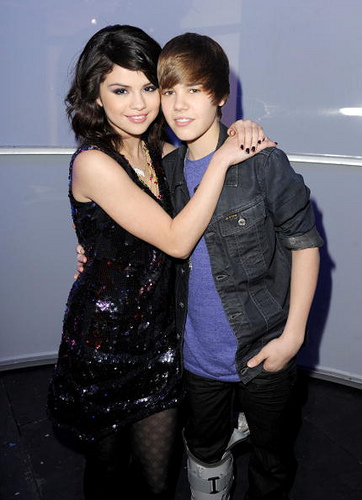 justin bieber and selena gomez height. JUSTIN Bieber asked Selena