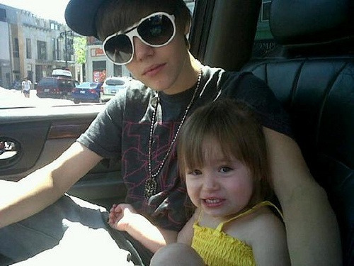 justin bieber little sister and brother. Justin+ieber+little+
