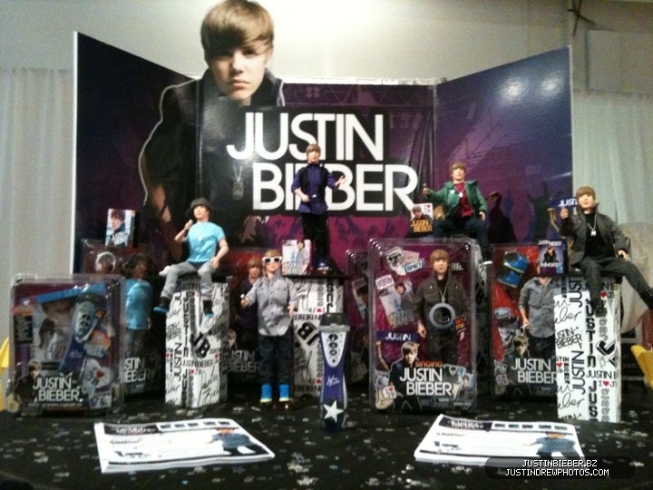 justin bieber love me doll. house the Justin Bieber doll