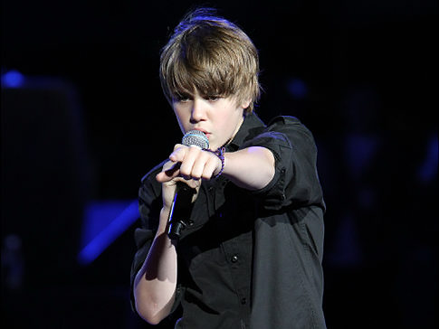 justin bieber concert pictures. Is Justin Bieber the latest